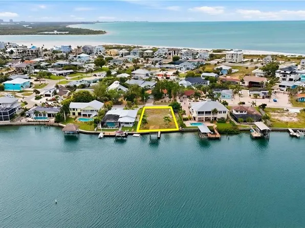 8061 Lagoon RD, FORT MYERS BEACH, FL 33931