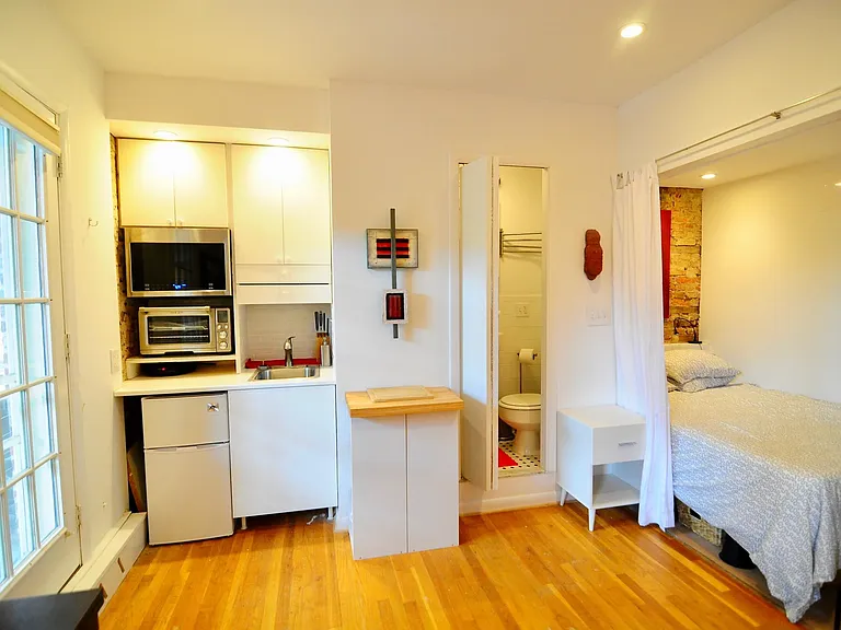 1712 Corcoran St NW #6R — Photo 7