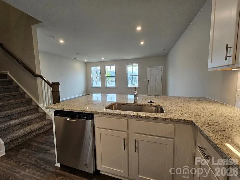 5416 Kinsbridge Dr — Photo 3