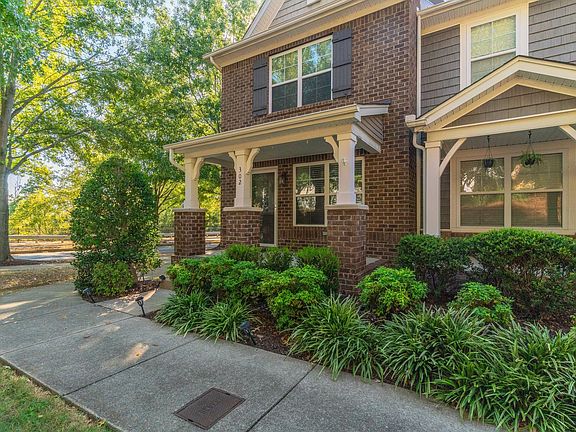 3rd image of 302 Mapleton Aly