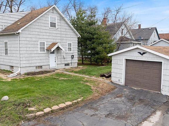 3rd image of 610 11th St S