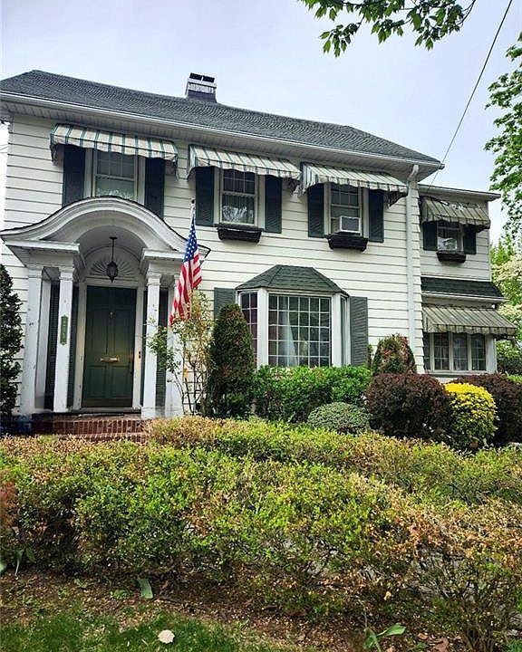 1st image of 265 College Ave