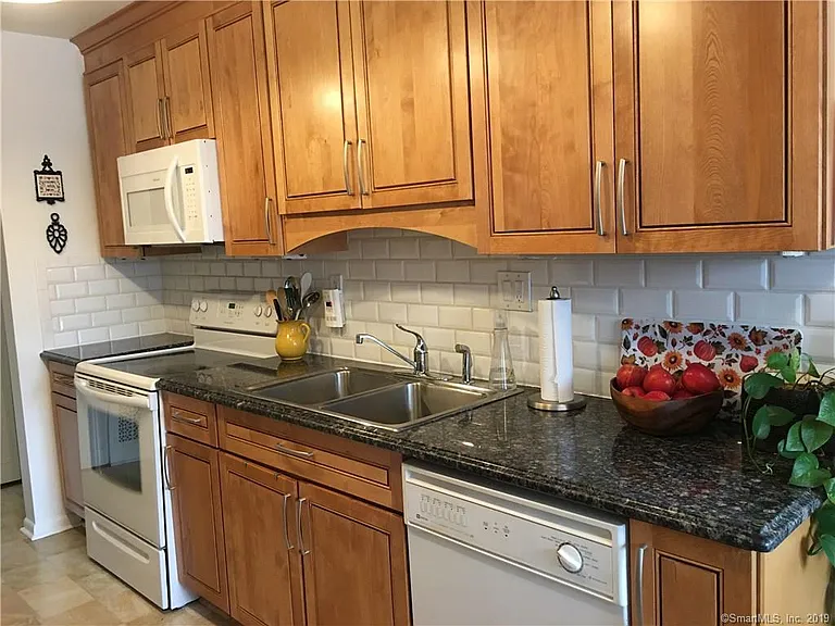 109 Southport Woods Dr — Photo 7