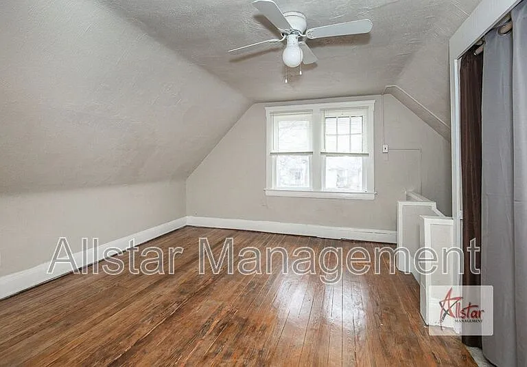 11602 Tuscora Ave #UP — Photo 9