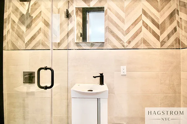 Rented by Hagstrom Management Inc | media 27