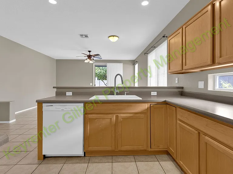 3676 E Bruce Ave — Photo 10