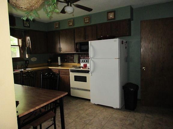 5th image of 207 S Wright St