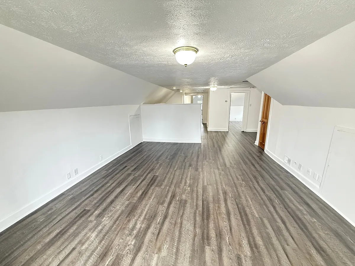 Building Photo - 913 Washington Ave #2