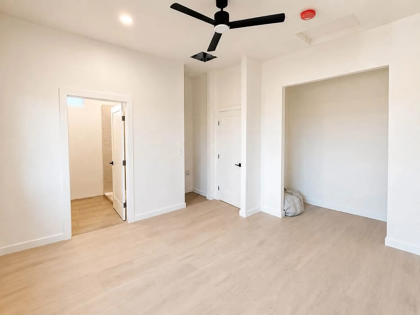 3031 Birch Ln — Photo 4
