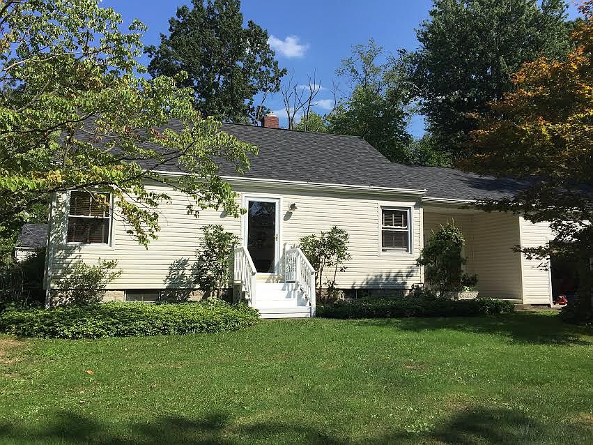 1st image of 3267 Roseview Dr