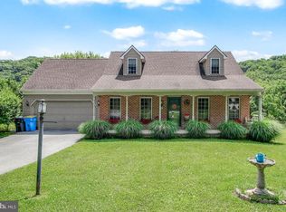 265 Riverview Rd, Mount Wolf, PA 17347