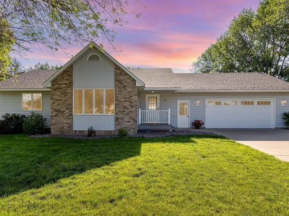 116 Chatfield Cir, Belle Plaine, MN 56011