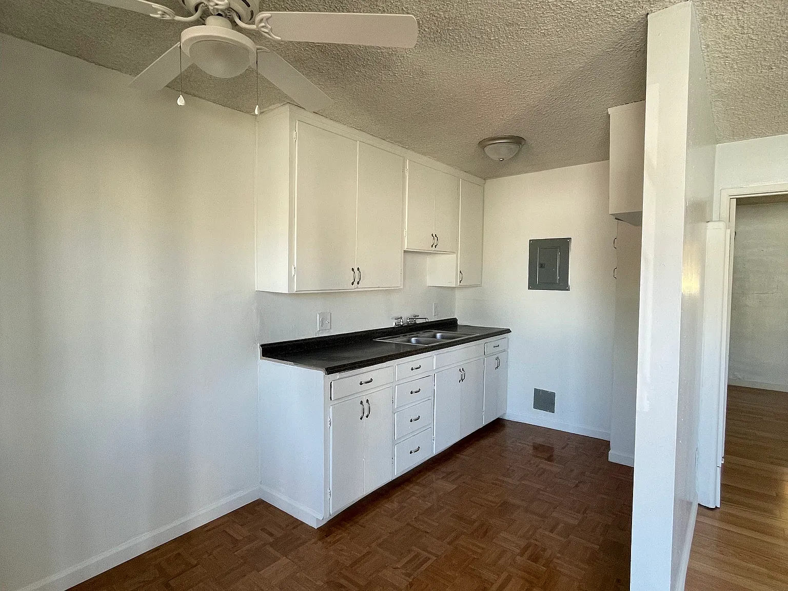 1 bed, 700 sqft, $1,650 — Photo 2