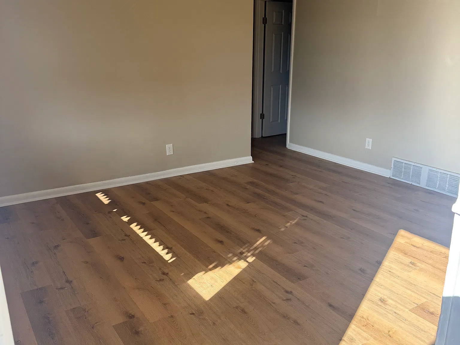 3 bed, 1000 sqft, $1,500 — Photo 4