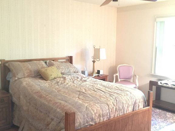 3rd image of 189 Haywood Knolls Dr