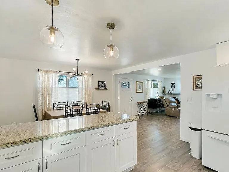 3402 E Kleindale Rd — Photo 11