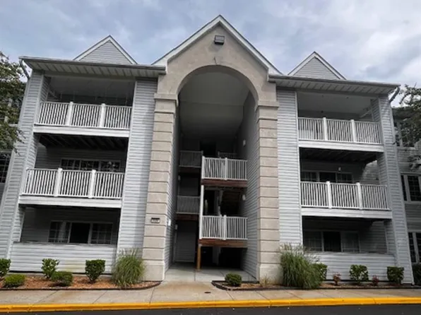 920 Charnell Dr APT 300, Virginia Beach, VA 23451