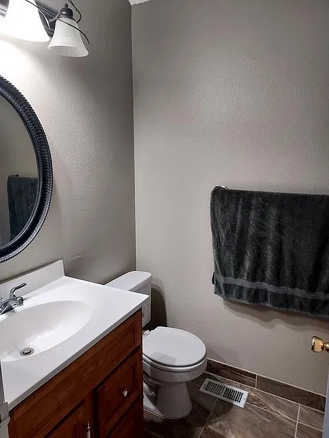 2 bed, 1100 sqft, $1,700 — Photo 2