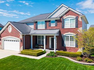 48231 Long Leaf Dr, Macomb, MI 48044