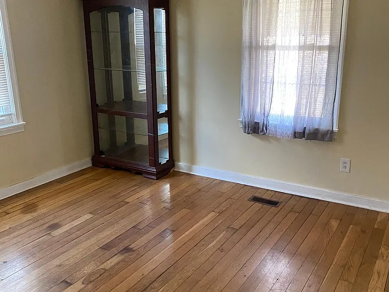 3902 Hawthorne Ave SW — Photo 17