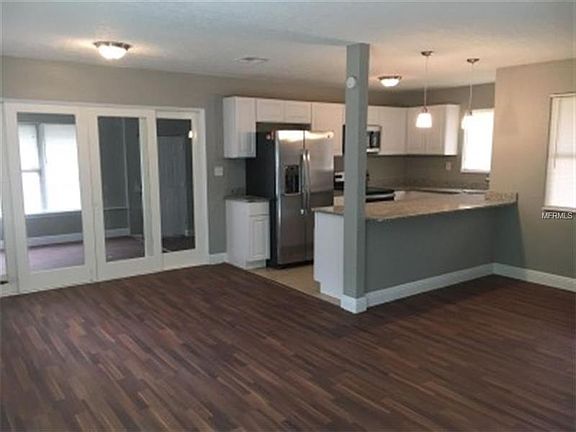 3rd image of 133 Japonica Dr
