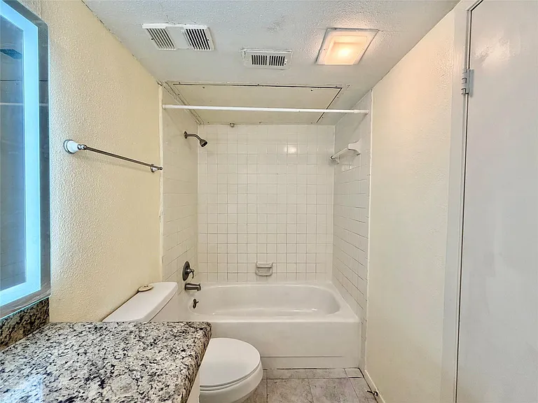 2120 Wilcrest Dr #121 — Photo 26