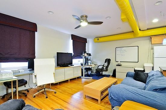 1st image of 5681 N Lincoln Ave #2