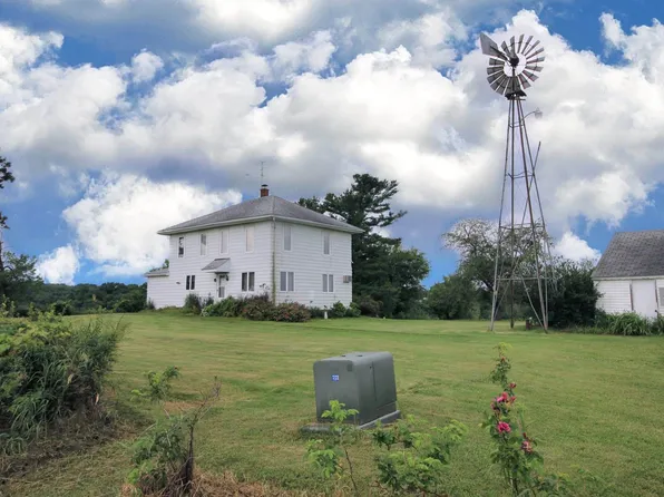 S5389 Cook Hill Rd, Viroqua, WI 54665