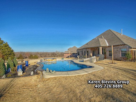 2nd image of 2909 Saint Fergus Dr