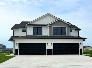 2810 Kestrel St, Norwalk, IA 50211