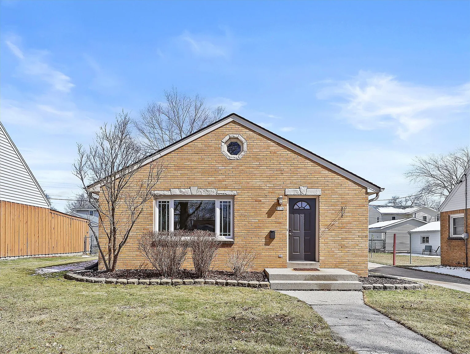 3716 N 97th Pl photo 1