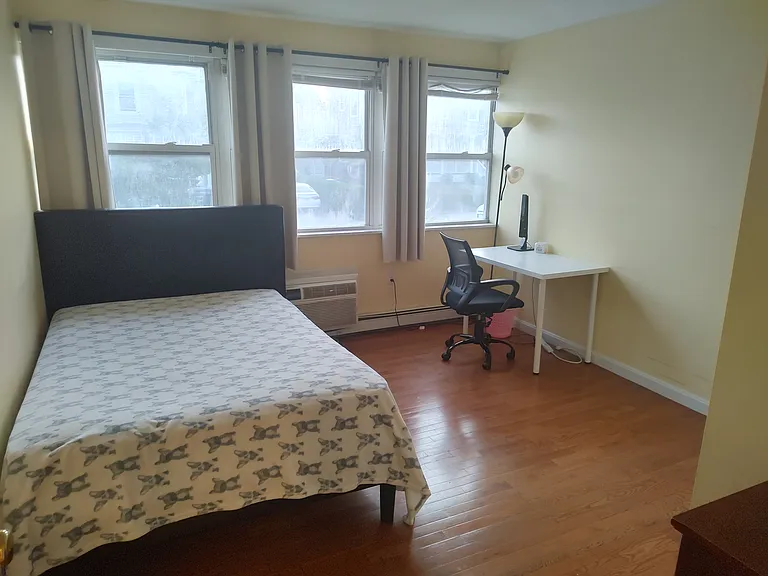 661 Main St #1 — Photo 5