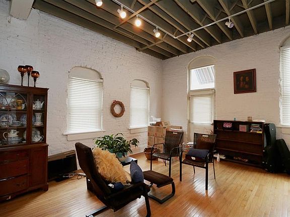 3rd image of 215 Ice Ave