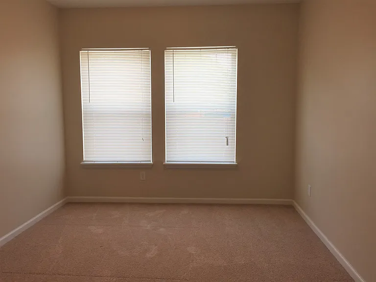 The Gateway Apartments — Photo 29