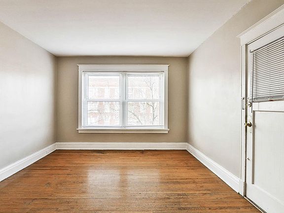 3rd image of 744 Heman Ave #2