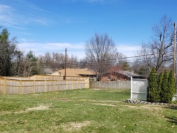 3rd image of 767 Cooper Dr