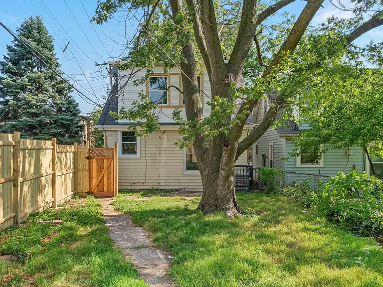4323 Bingham Ave — Photo 2