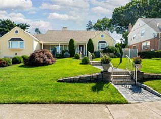 168 Dunwoodie St, Yonkers, NY 10704