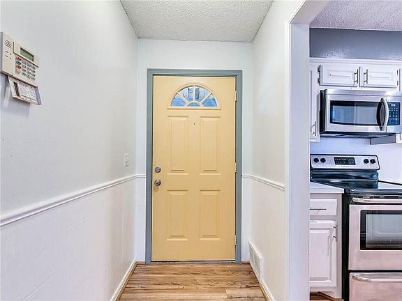 3rd image of 2616 N Peniel Ave