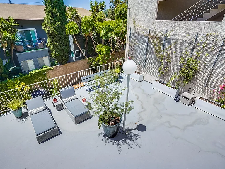 821 N. Austin Ave — Photo 44
