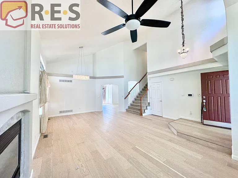10242 Jill Ave — Photo 3