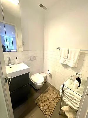 Rented by Evergreen Realty & Investments | media 8