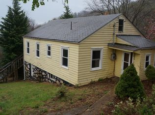 513 Cross Ave, Pearisburg, VA 24134