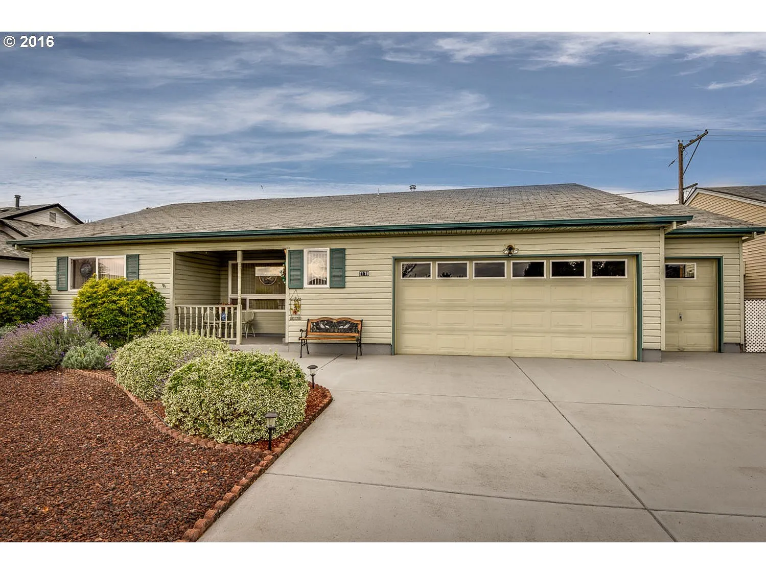 2179 Heather Way photo 1