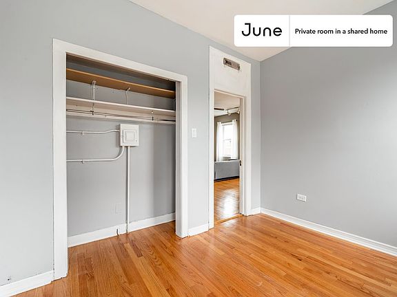 4th image of 1001 N Damen Ave #C