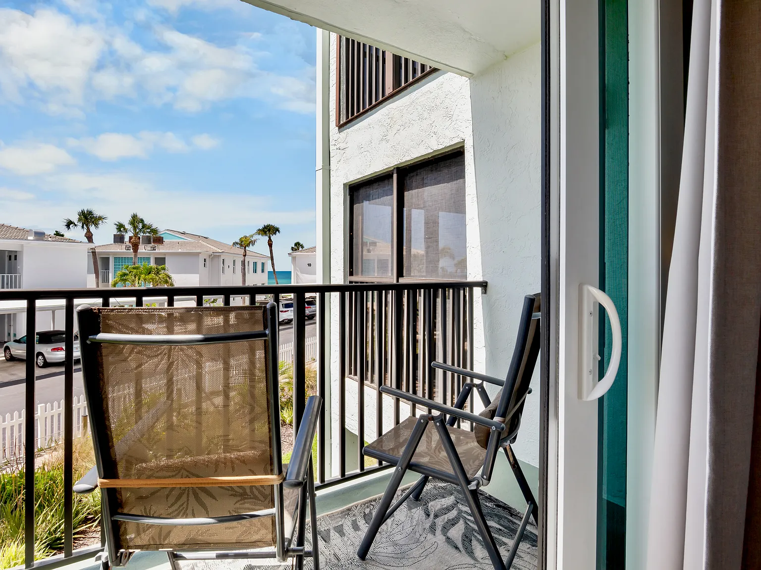 2 bed, 1092 sqft, $9,000 — Photo 4