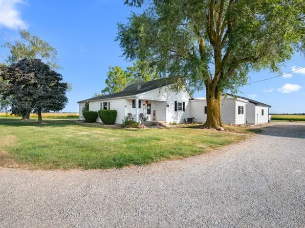 10086 E 1500th Rd, Martinsville, IL 62442