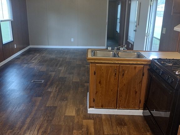 3rd image of 105 Kentucky St #15