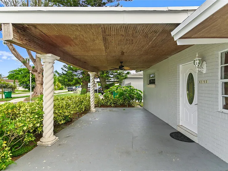 4151 SW 56th Ave — Photo 6