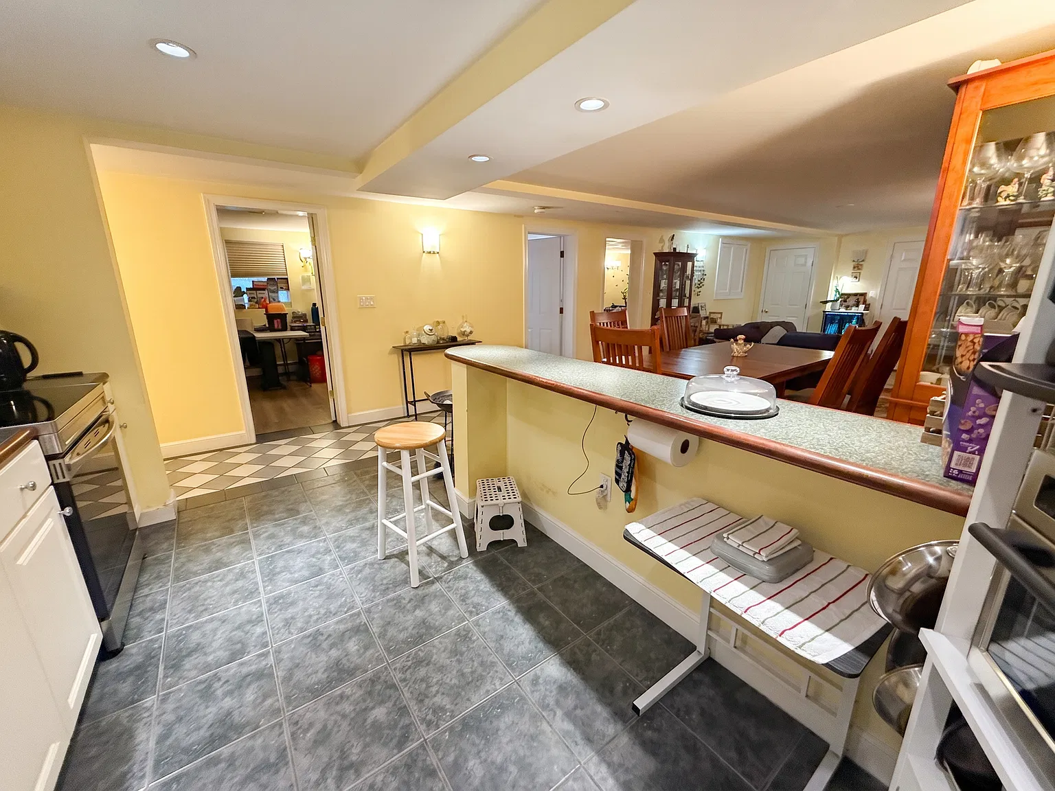 1 bed, 800 sqft, $2,650 — Photo 3